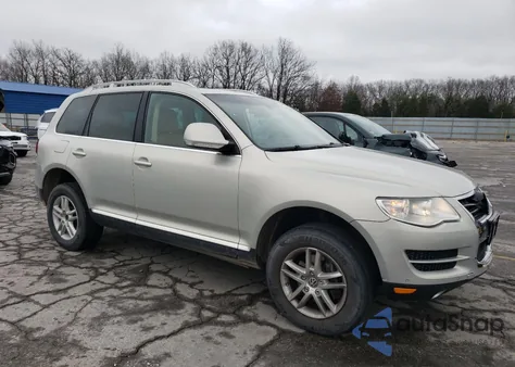 2010 Volkswagen Touareg Tdi from USA, damaged, VIN WVGFK7A96AD004053